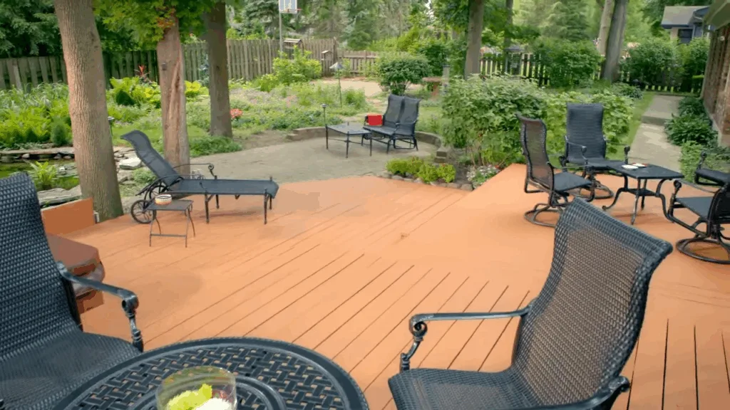 Commercial deck image