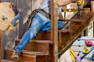 deck building image